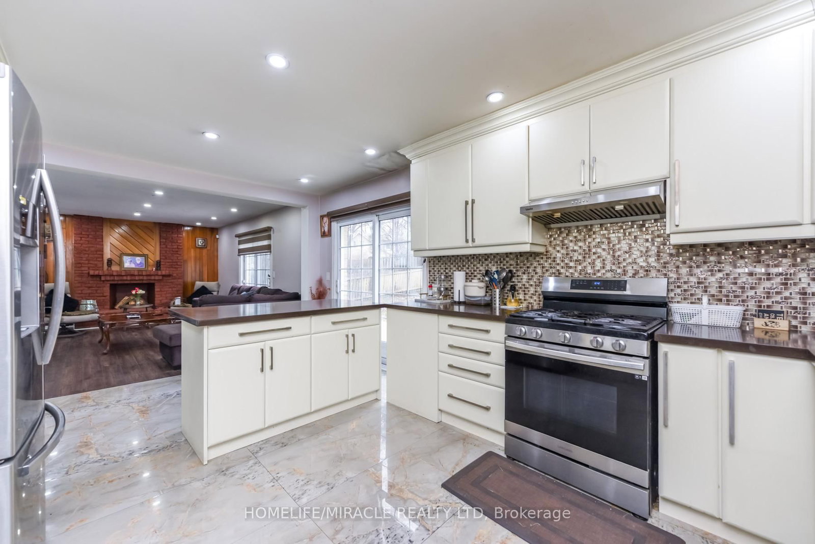 Detached House for sale at 67 Massey Street, Brampton, Ontario, L6S 3A3 - Central Park - MLS: W12959816