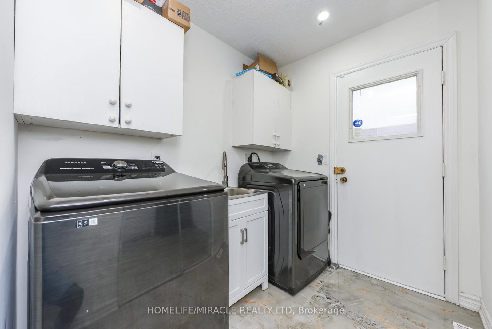 Detached House for sale at 67 Massey Street, Brampton, Ontario, L6S 3A3 - Central Park - MLS: W12959816