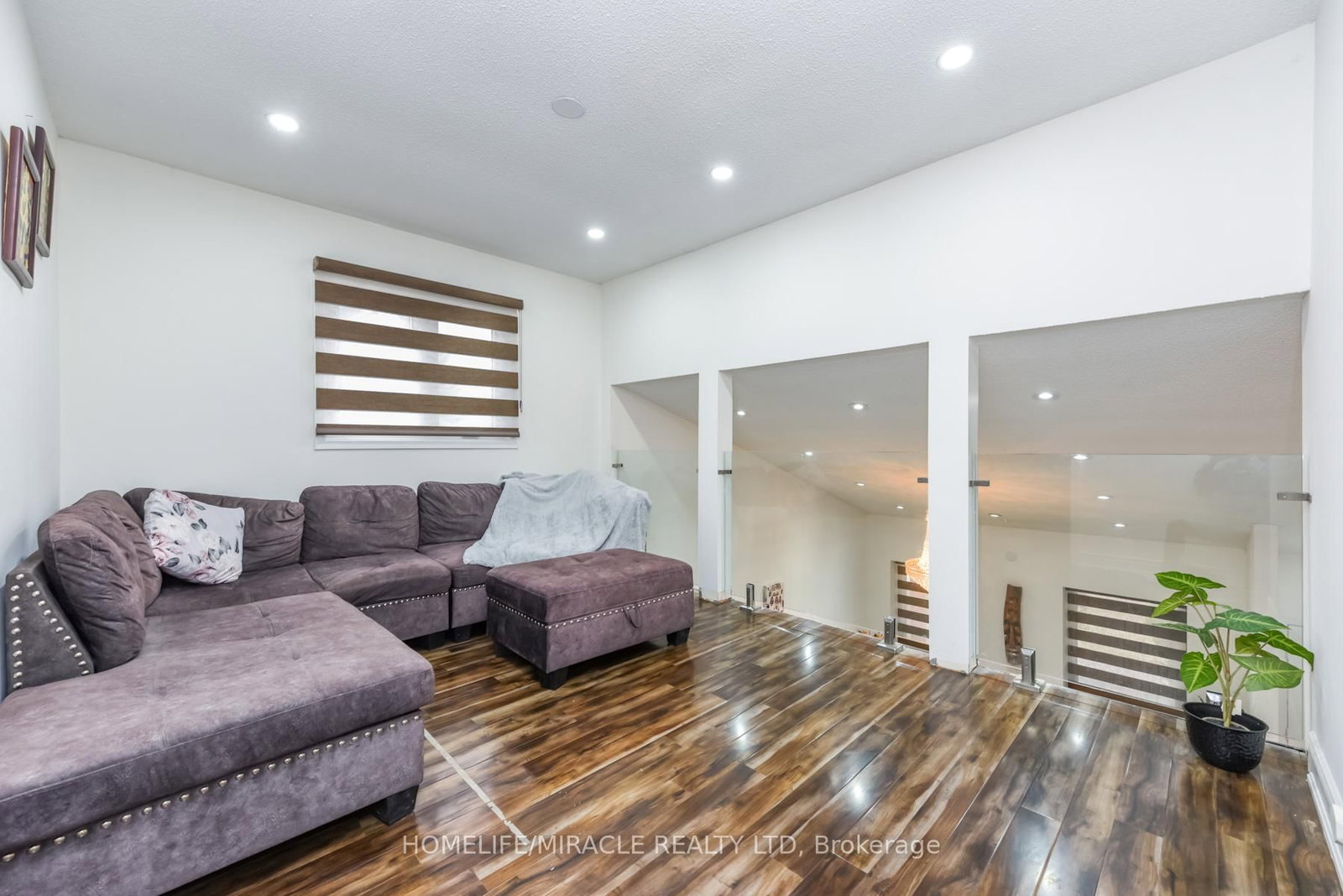 Detached House for sale at 67 Massey Street, Brampton, Ontario, L6S 3A3 - Central Park - MLS: W12959816