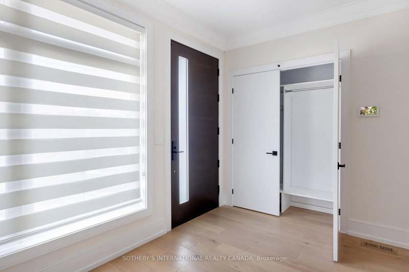 54 A Trueman Ave, Toronto, M8Z 5A2 | Image 2