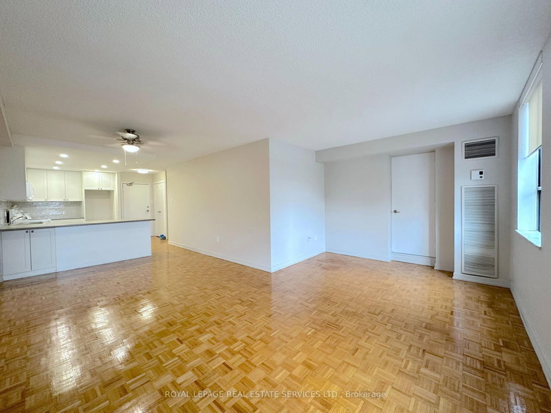 807 - 190 Clark Blvd, Brampton, L6T 4A8 | Image 2