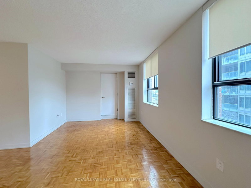 807 - 190 Clark Blvd, Brampton, L6T 4A8 | Image 3