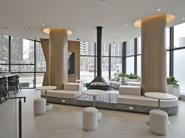 2115 - 60 Central Park Roadway