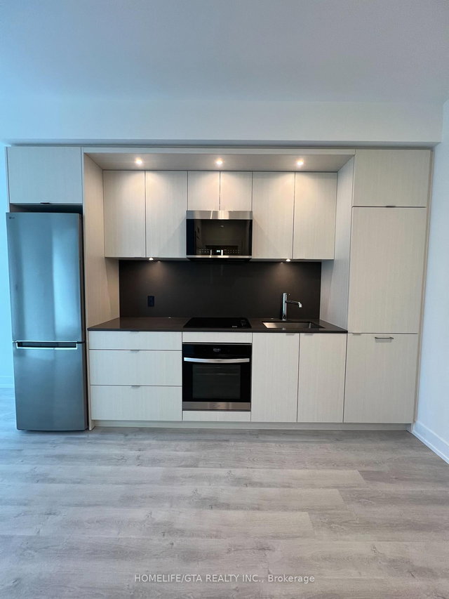 1805 - 60 Central Park Roadway