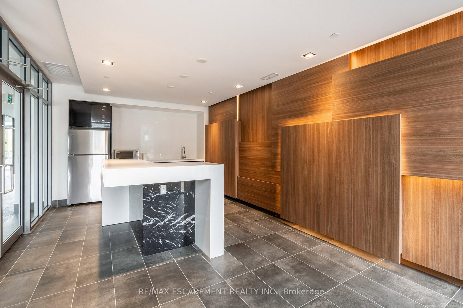 5240 Dundas Street • #B418 • Burlington, ON photo 21
