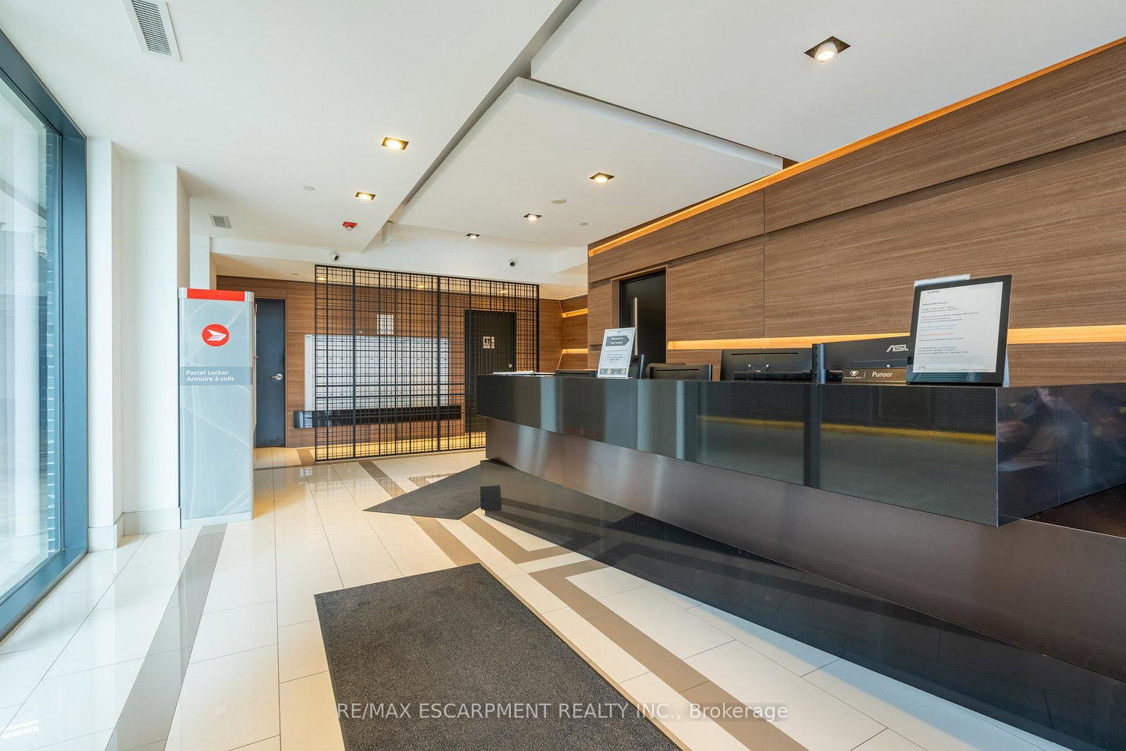 5240 Dundas Street • #B418 • Burlington, ON photo 3