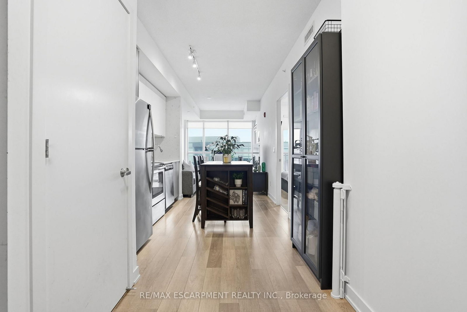 5240 Dundas Street • #B418 • Burlington, ON photo 5