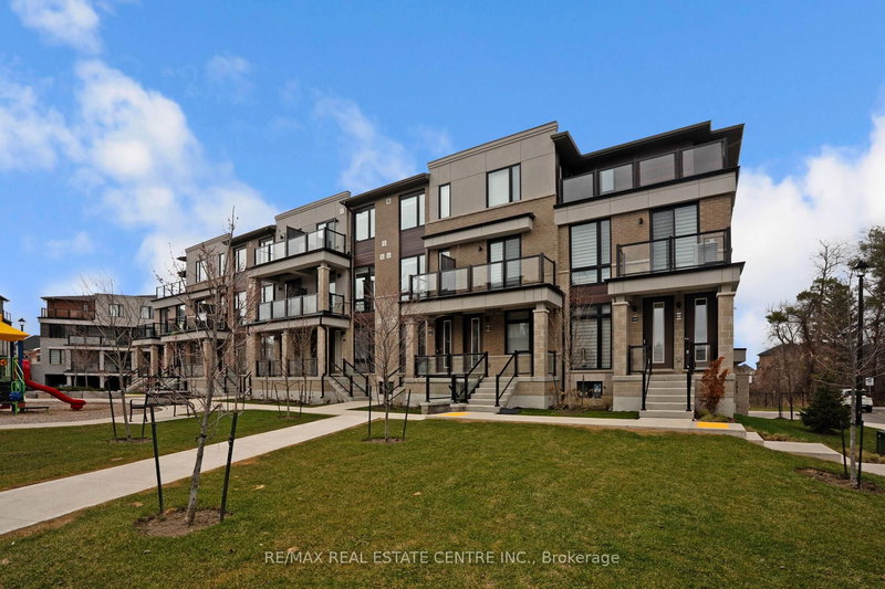 43 - 45 Knotsberry Circ, Brampton, L6Y 6G1 | Image 3