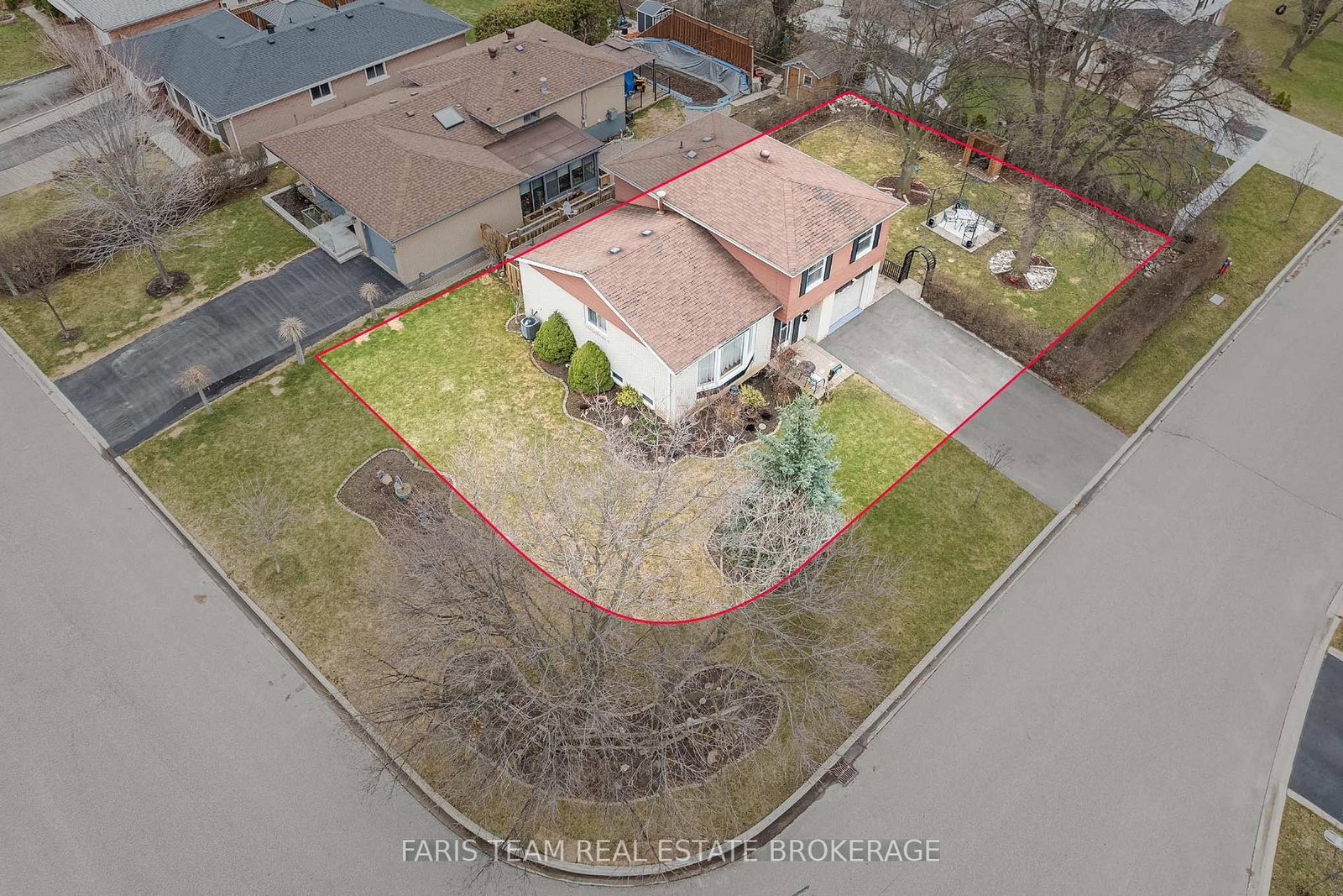 Detached House for sale at 28 Bromley Crescent, Brampton, Ontario, L6T 1Z1 - Avondale - MLS: W12960372