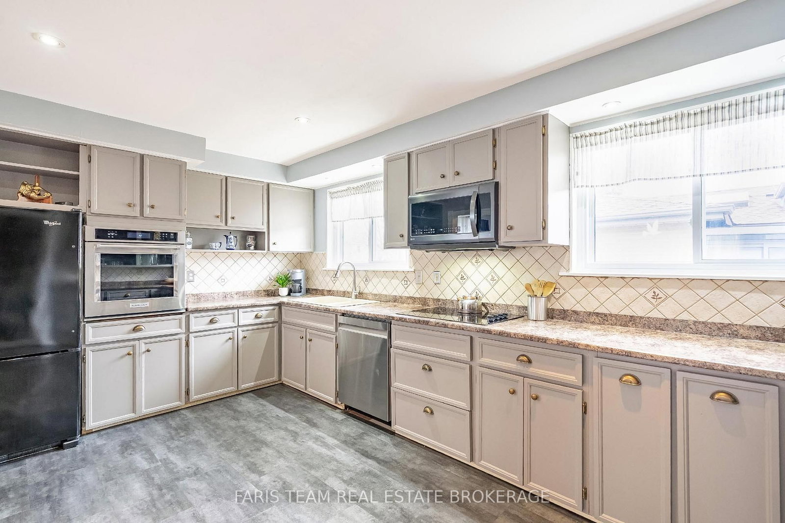 Detached House for sale at 28 Bromley Crescent, Brampton, Ontario, L6T 1Z1 - Avondale - MLS: W12960372