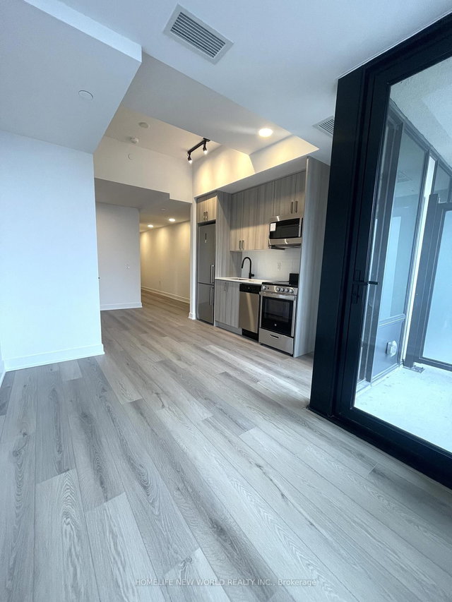 608 - 758 Dovercourt Road