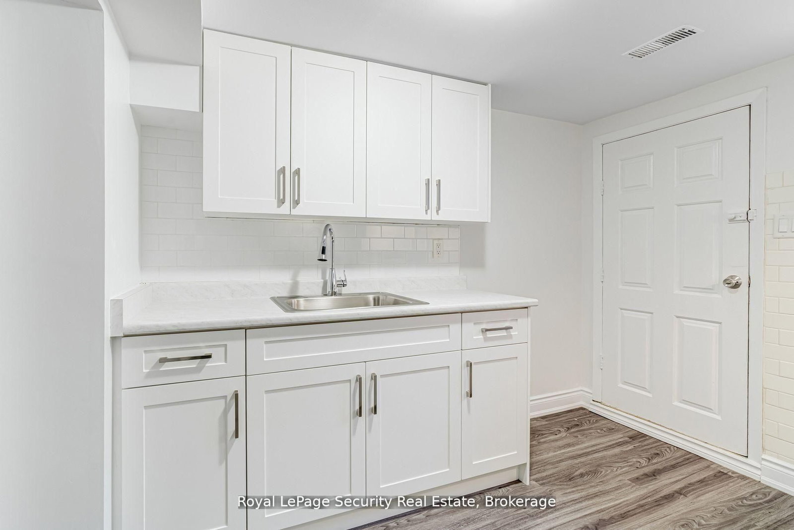 706 Gladstone Avenue, Unit Lower - Photo 8