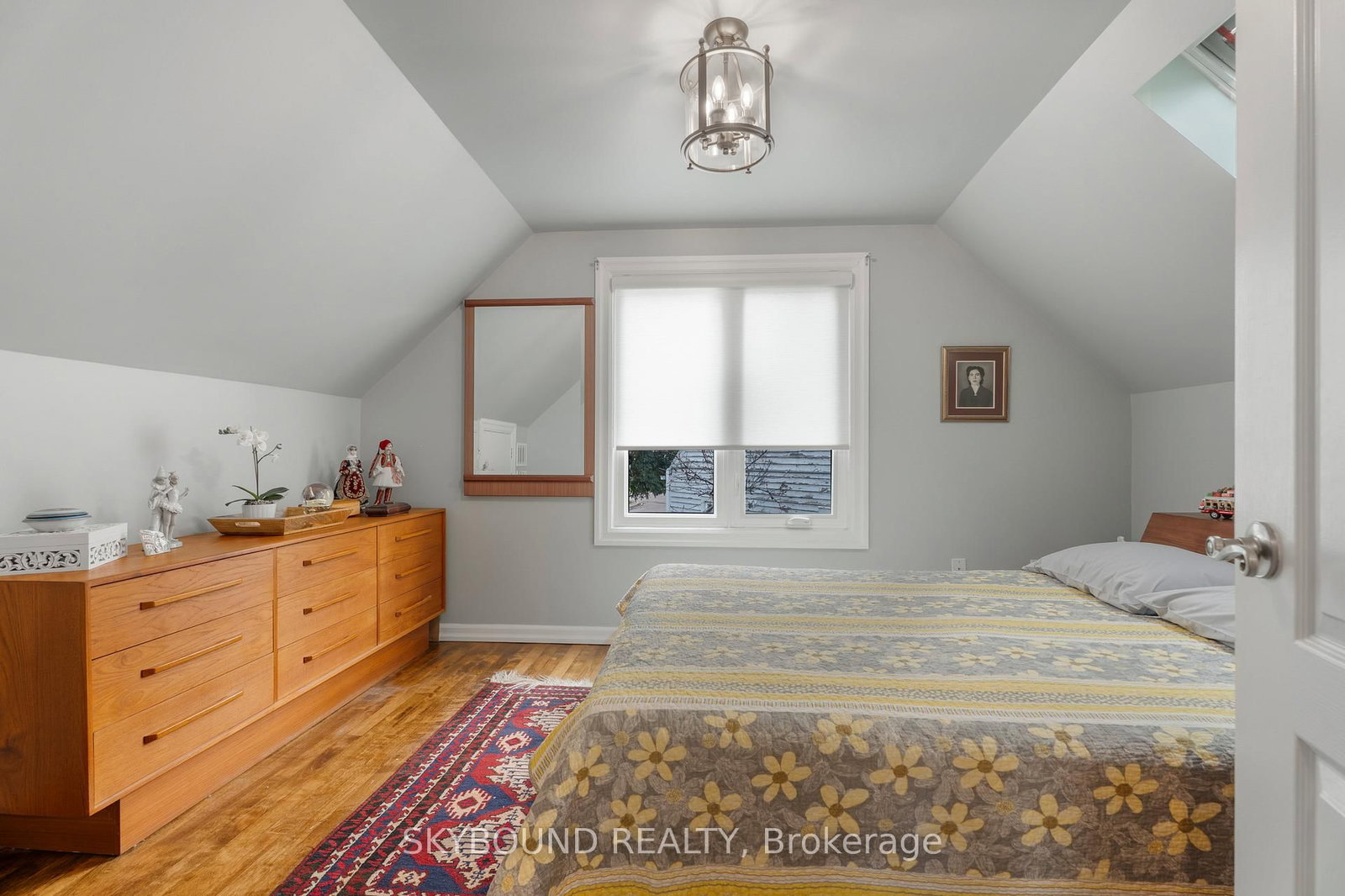 Detached House for sale at 790 The Queensway, Toronto, Ontario, M8Z 1N5 - Stonegate-Queensway - MLS: W12960658