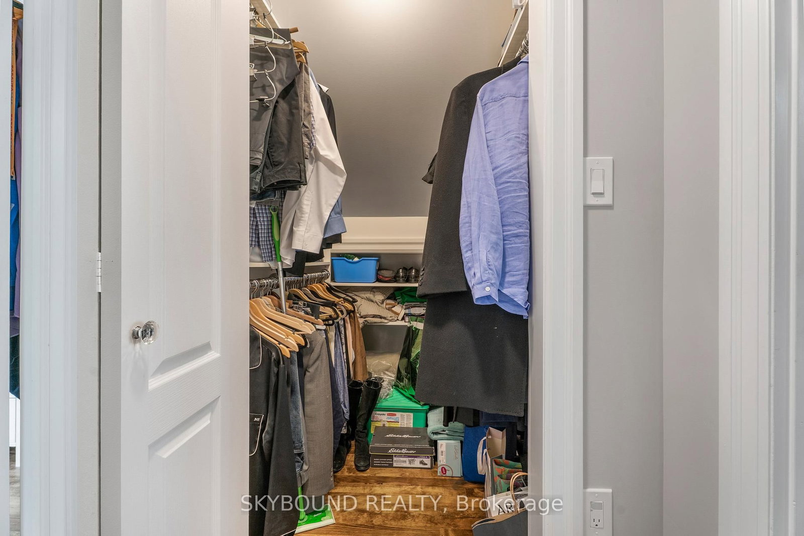 Detached House for sale at 790 The Queensway, Toronto, Ontario, M8Z 1N5 - Stonegate-Queensway - MLS: W12960658