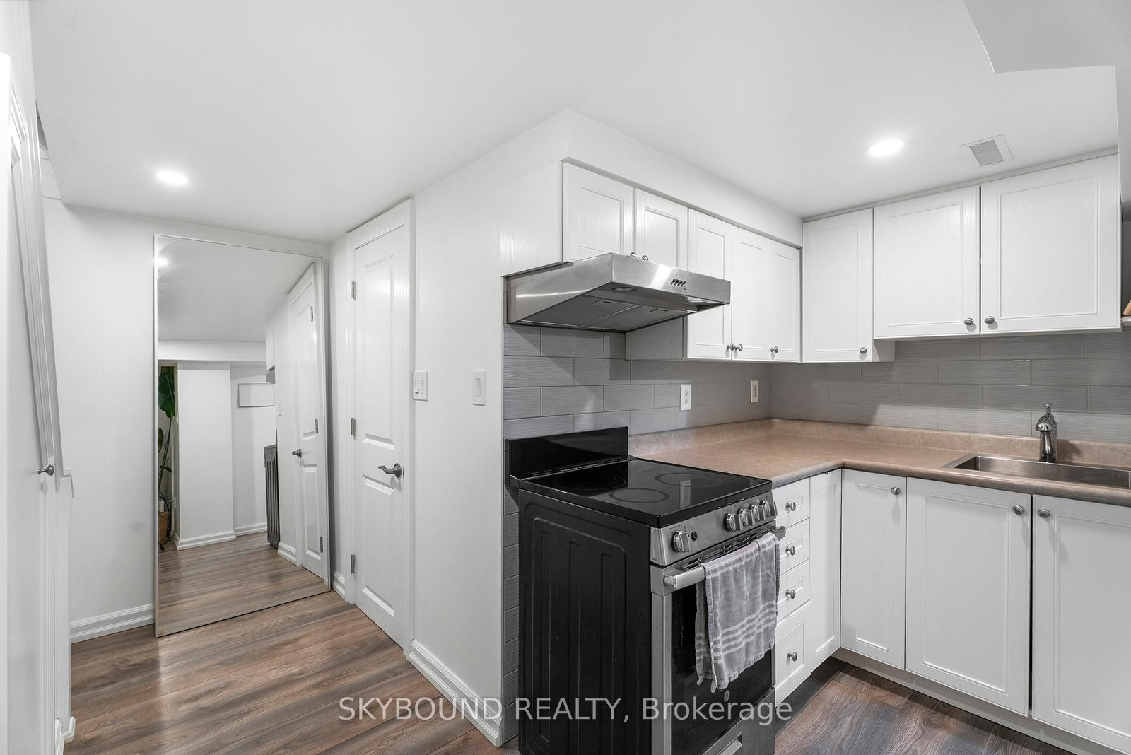 Detached House for sale at 790 The Queensway, Toronto, Ontario, M8Z 1N5 - Stonegate-Queensway - MLS: W12960658