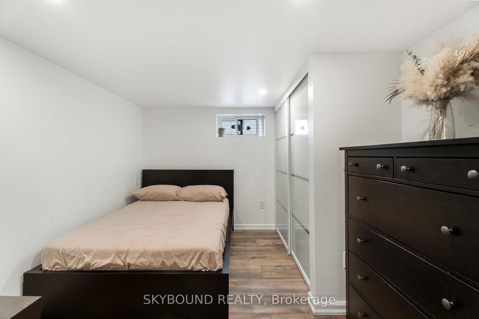 Detached House for sale at 790 The Queensway, Toronto, Ontario, M8Z 1N5 - Stonegate-Queensway - MLS: W12960658