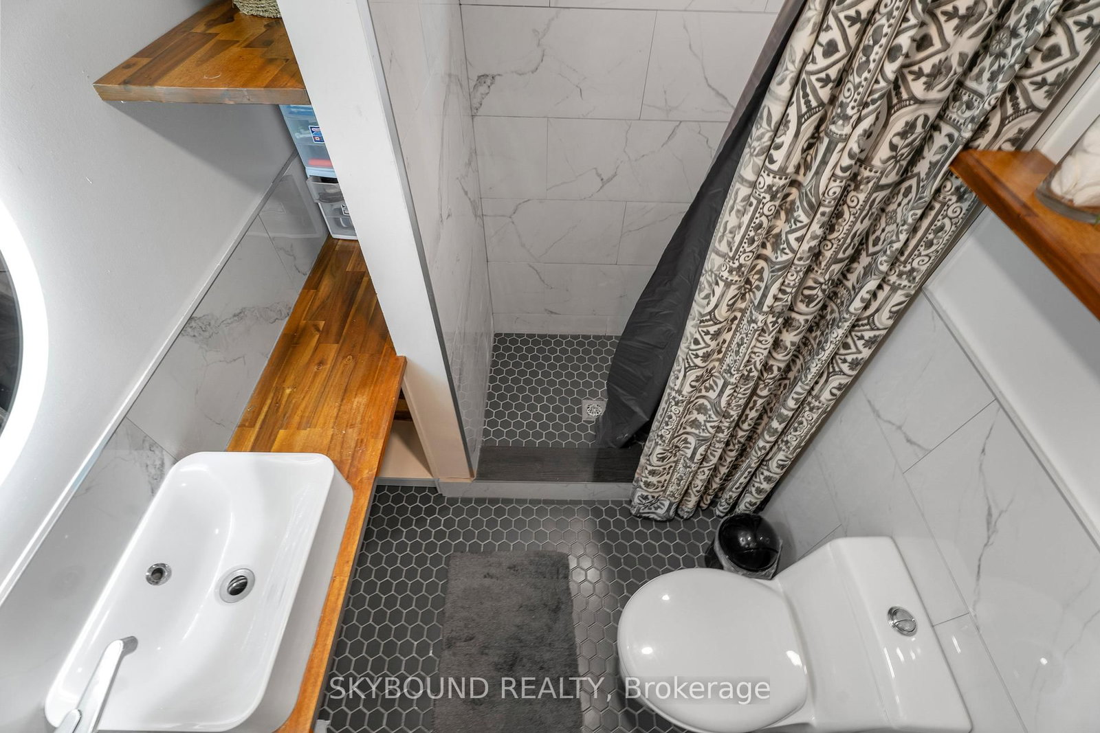 Detached House for sale at 790 The Queensway, Toronto, Ontario, M8Z 1N5 - Stonegate-Queensway - MLS: W12960658