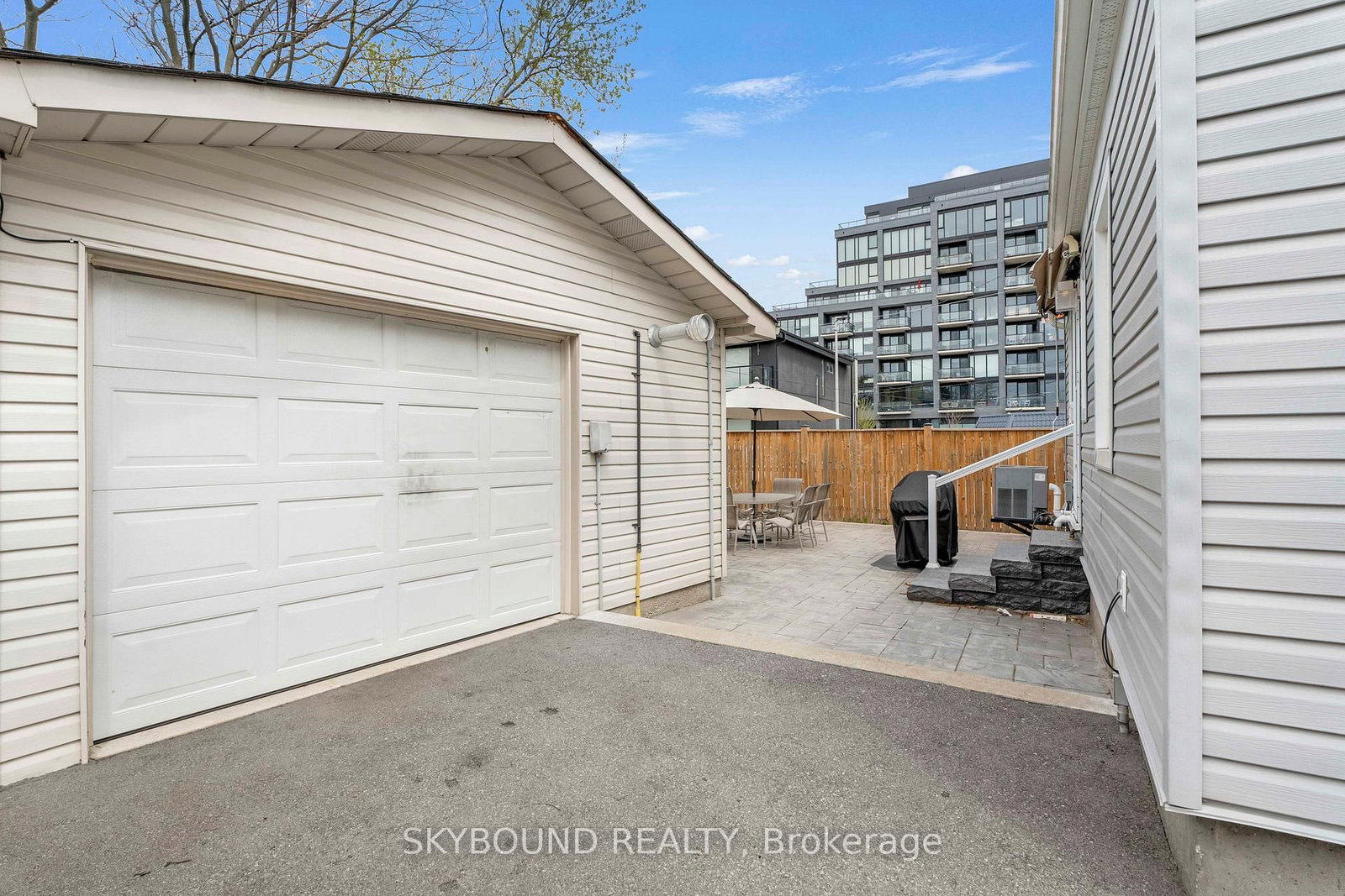 Detached House for sale at 790 The Queensway, Toronto, Ontario, M8Z 1N5 - Stonegate-Queensway - MLS: W12960658