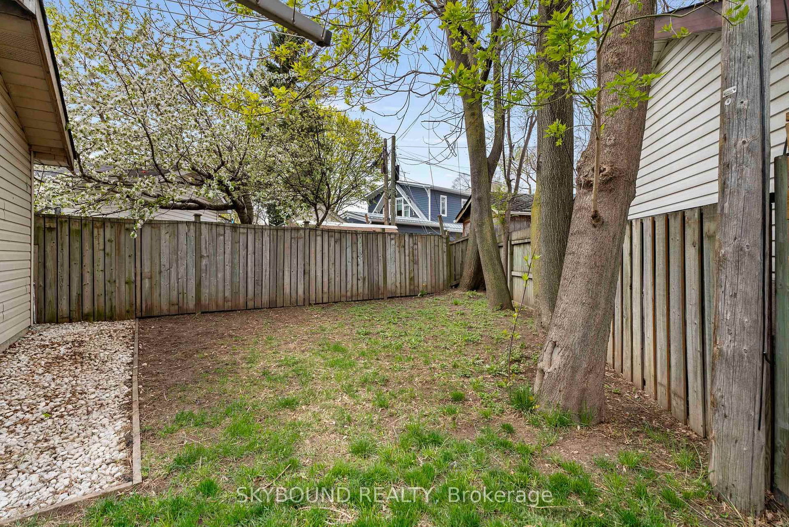 Detached House for sale at 790 The Queensway, Toronto, Ontario, M8Z 1N5 - Stonegate-Queensway - MLS: W12960658