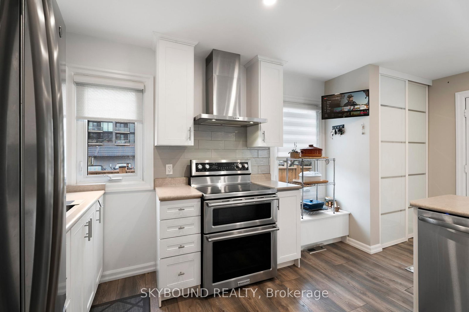 Detached House for sale at 790 The Queensway, Toronto, Ontario, M8Z 1N5 - Stonegate-Queensway - MLS: W12960658