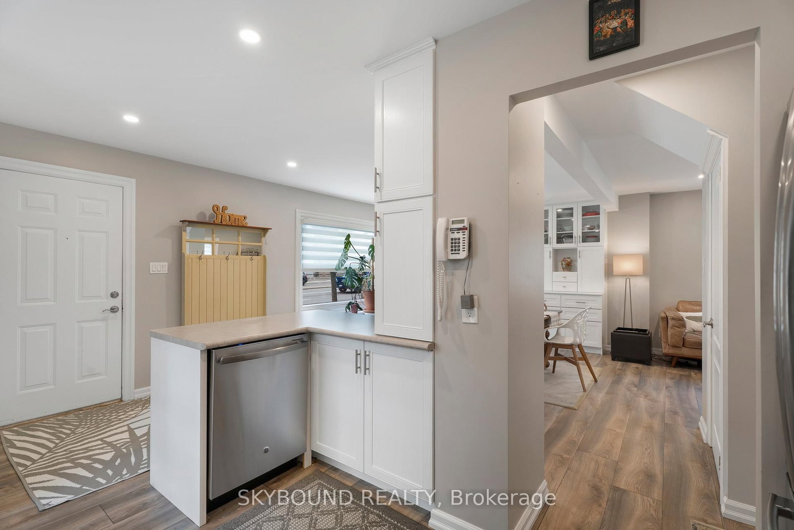 Detached House for sale at 790 The Queensway, Toronto, Ontario, M8Z 1N5 - Stonegate-Queensway - MLS: W12960658