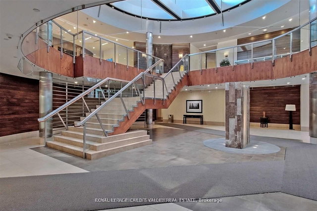 1830 - 3888 Duke Of York Boulevard