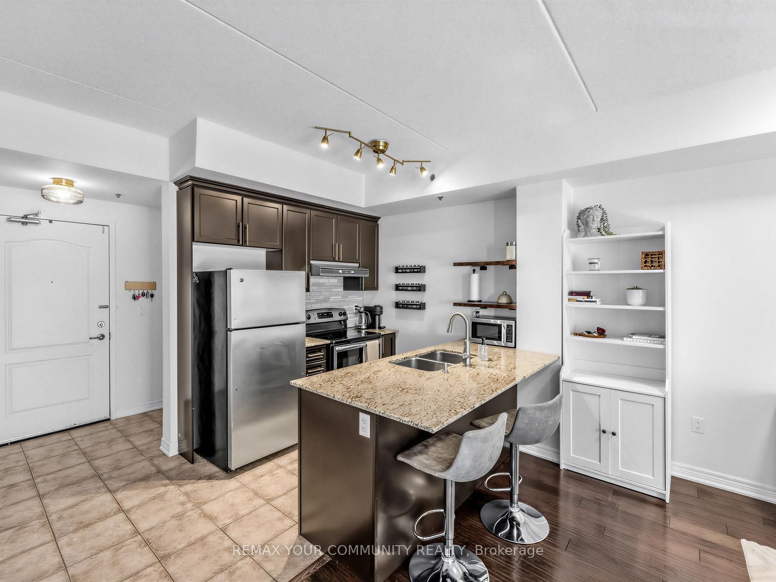 Condo for sale at 414-1421 Costigan Road, Milton, Ontario, L9T 2N4 - Clarke - MLS: W12960794