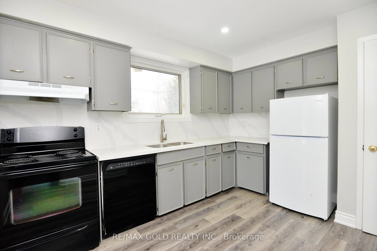 Detached House for sale at 70 Greystone Crescent, Halton Hills, Ontario, L7G 1G9 - Georgetown - MLS: W12960840