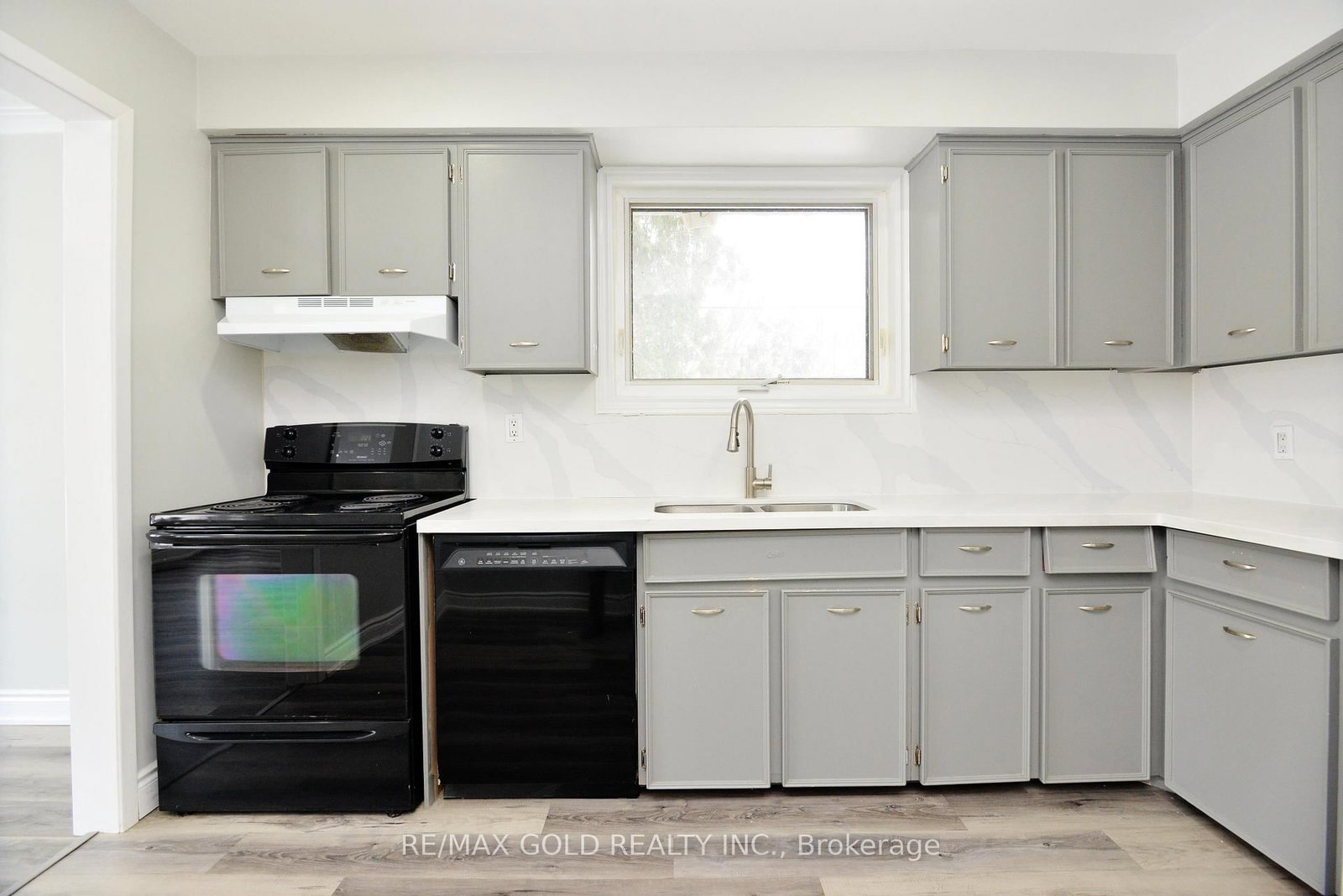 Detached House for sale at 70 Greystone Crescent, Halton Hills, Ontario, L7G 1G9 - Georgetown - MLS: W12960840