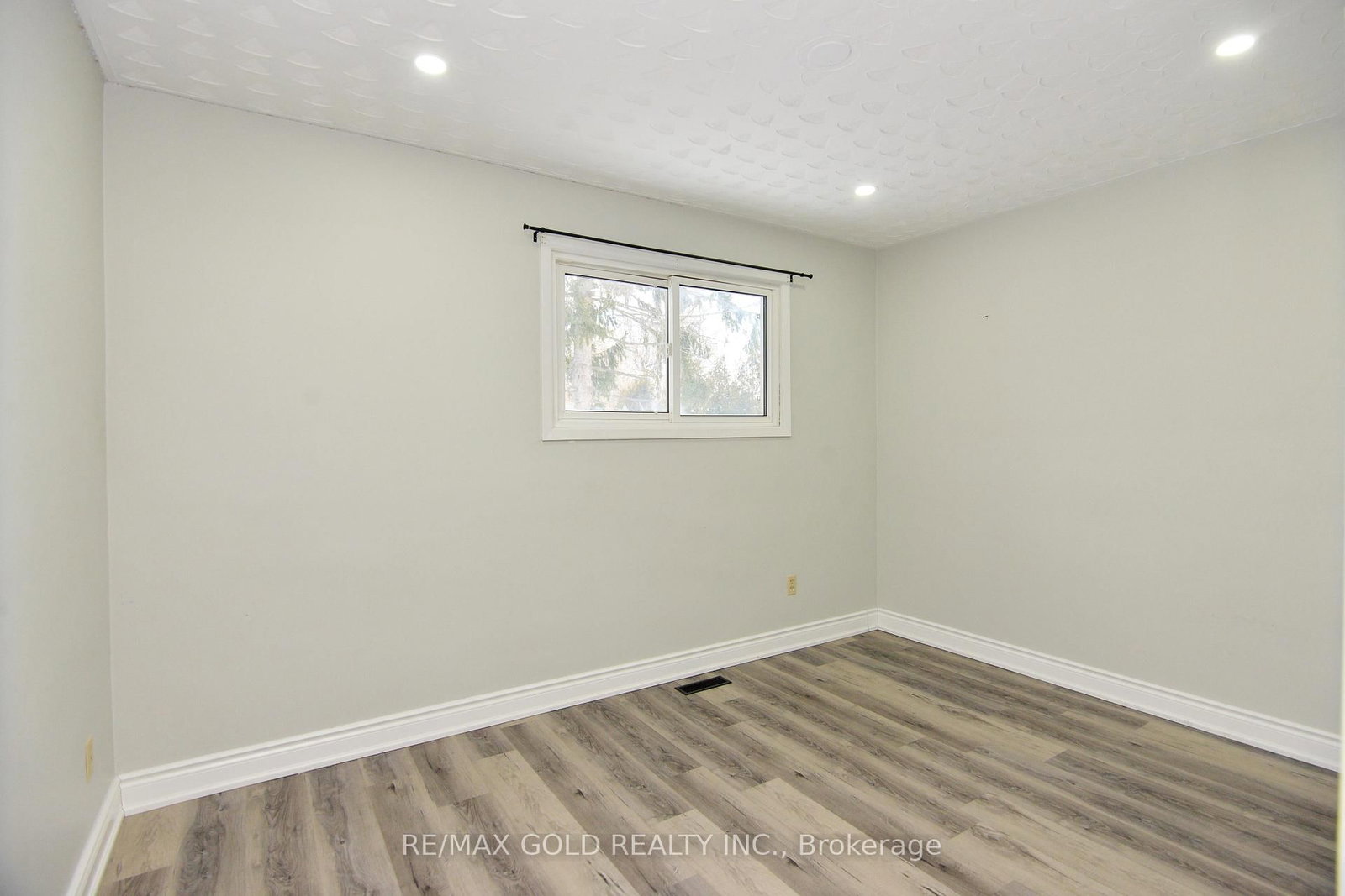 Detached House for sale at 70 Greystone Crescent, Halton Hills, Ontario, L7G 1G9 - Georgetown - MLS: W12960840