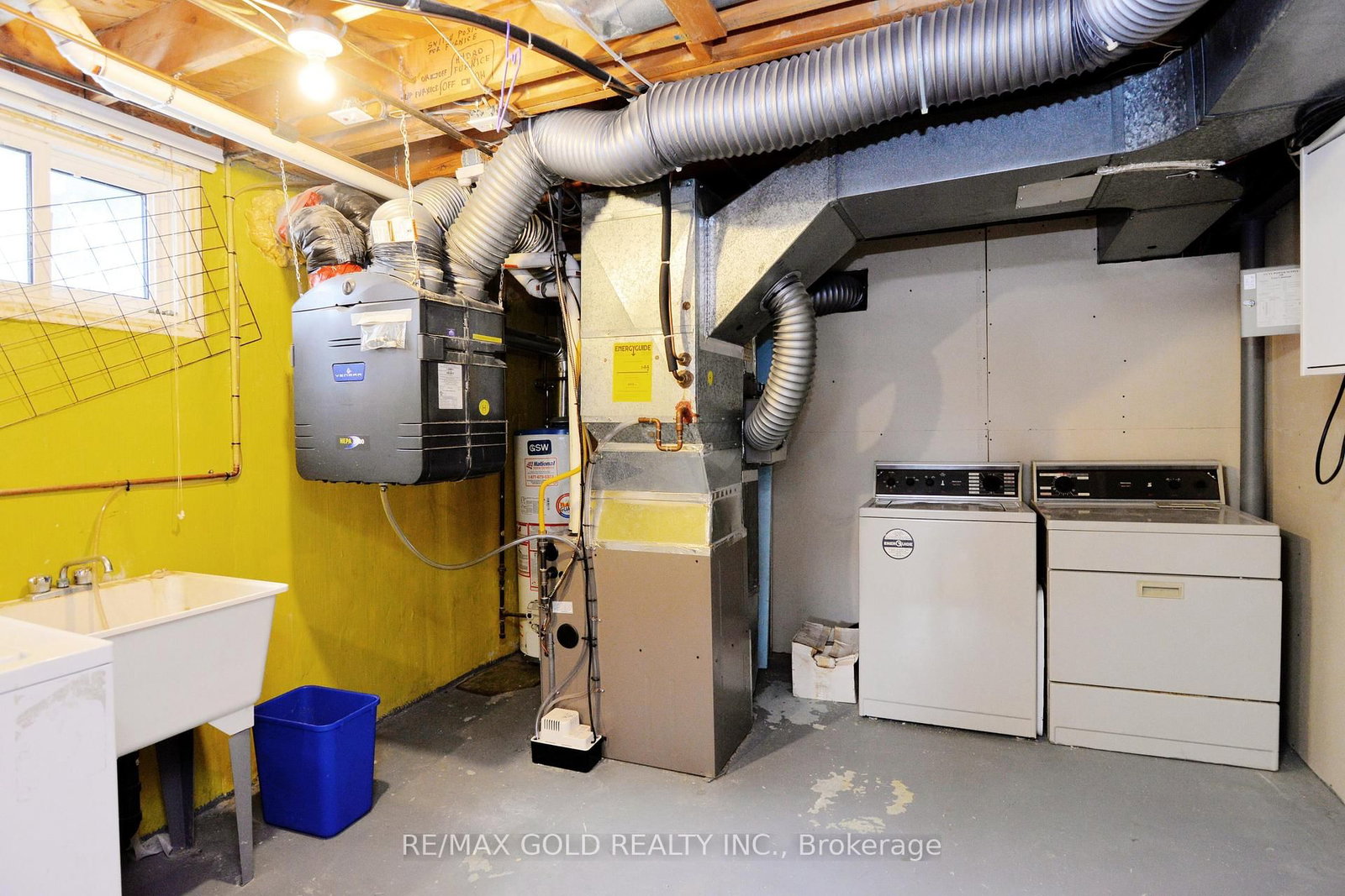 Detached House for sale at 70 Greystone Crescent, Halton Hills, Ontario, L7G 1G9 - Georgetown - MLS: W12960840