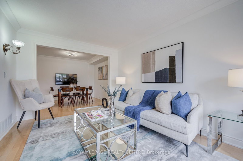 2708 Los Palmas Crt, Mississauga, L5N 2G7 | Image 3