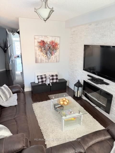 Semi-Detached House for sale at 82 Chesterwood Crescent, Brampton, Ontario, L6Y 0Z5 - Credit Valley - MLS: W12961110