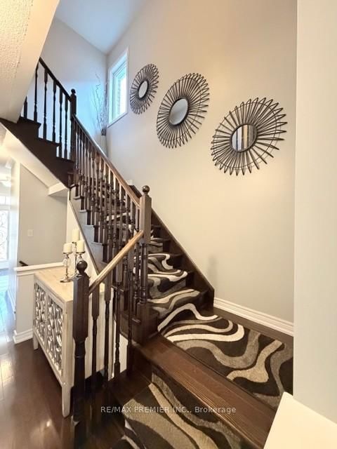 Semi-Detached House for sale at 82 Chesterwood Crescent, Brampton, Ontario, L6Y 0Z5 - Credit Valley - MLS: W12961110