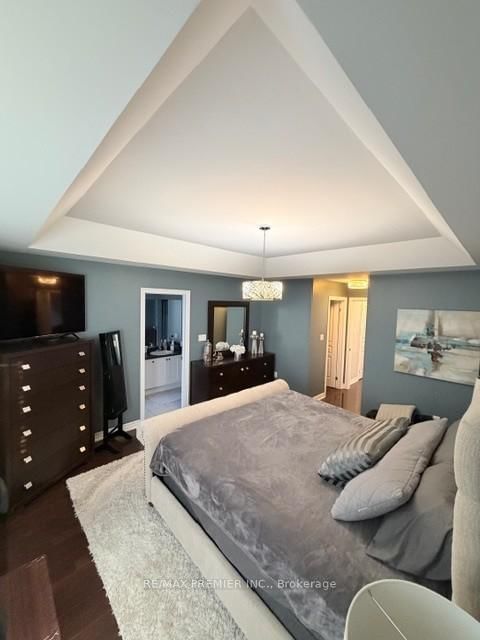 Semi-Detached House for sale at 82 Chesterwood Crescent, Brampton, Ontario, L6Y 0Z5 - Credit Valley - MLS: W12961110