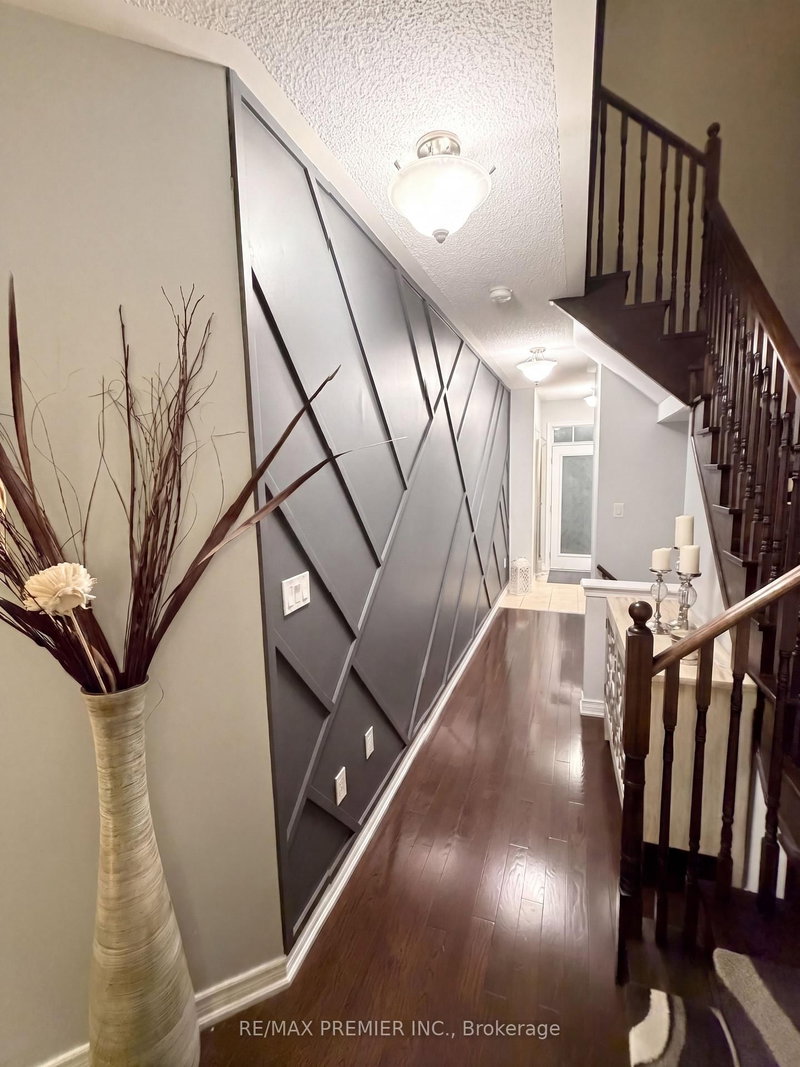 82 Chesterwood Cres, Brampton, L6Y 0Z5 | Image 3