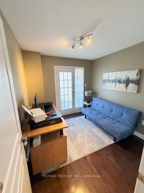 Semi-Detached House for sale at 82 Chesterwood Crescent, Brampton, Ontario, L6Y 0Z5 - Credit Valley - MLS: W12961110