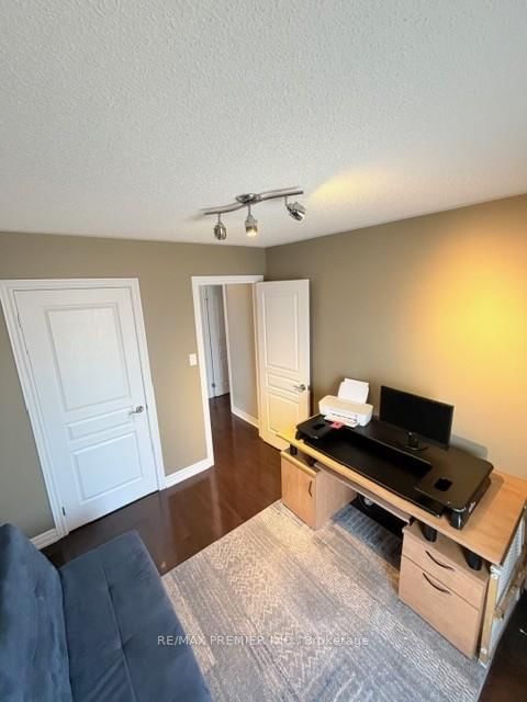 Semi-Detached House for sale at 82 Chesterwood Crescent, Brampton, Ontario, L6Y 0Z5 - Credit Valley - MLS: W12961110