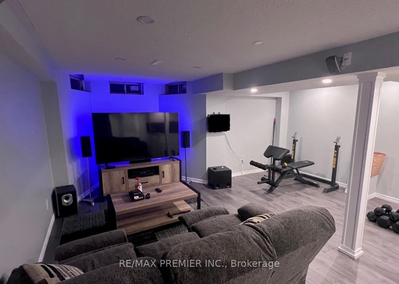 Semi-Detached House for sale at 82 Chesterwood Crescent, Brampton, Ontario, L6Y 0Z5 - Credit Valley - MLS: W12961110