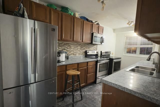 11 Habitat Sq, Brampton, L6S 1X7 | Image 3