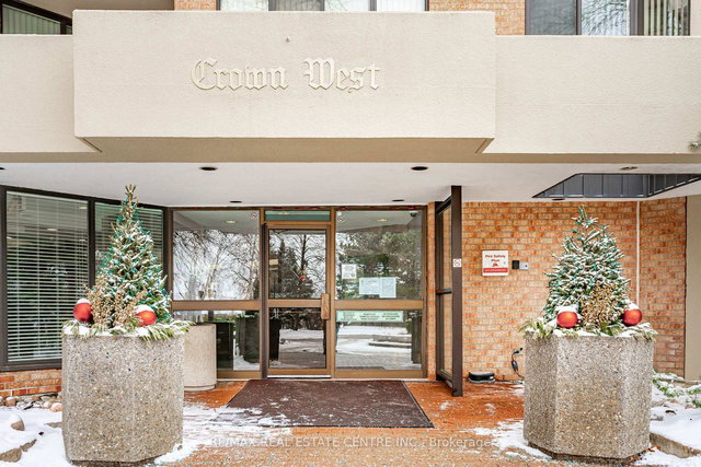 806 - 20 Cherrytree Drive