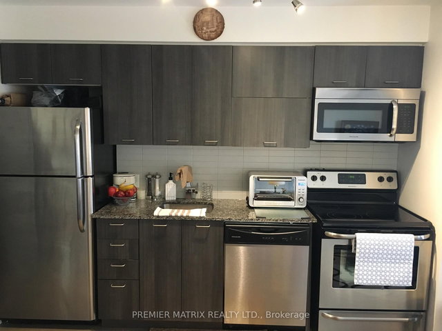 904 - 20 Joe Shuster Way