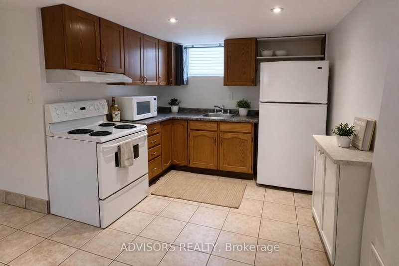 1470 Fisher Ave, Burlington, L7P 2L8 | Image 3