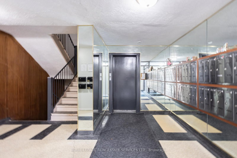 206 - 101 Coe Hill Dr, Toronto, M6S 3E3 | Image 3