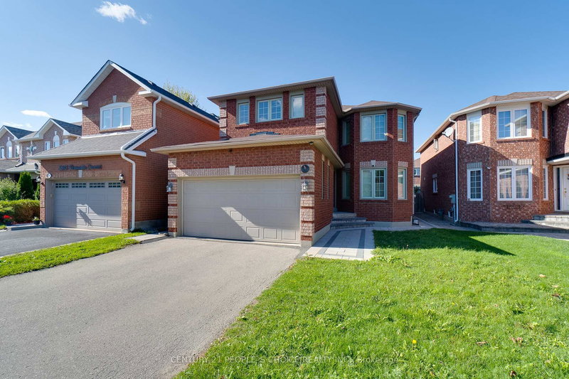3841 Periwinkle Cres, Mississauga, L5N 6W8 | Image 3