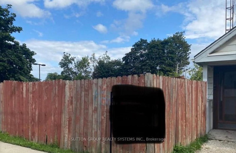 392 Pearl St, Milton, L9T 1M8 | Image 2