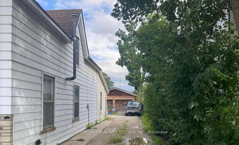 392 Pearl St, Milton, L9T 1M8 | Image 3