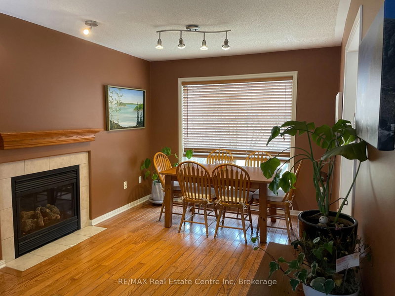 1518 Croft Ave N, Milton, L9T 5K6 | Image 3