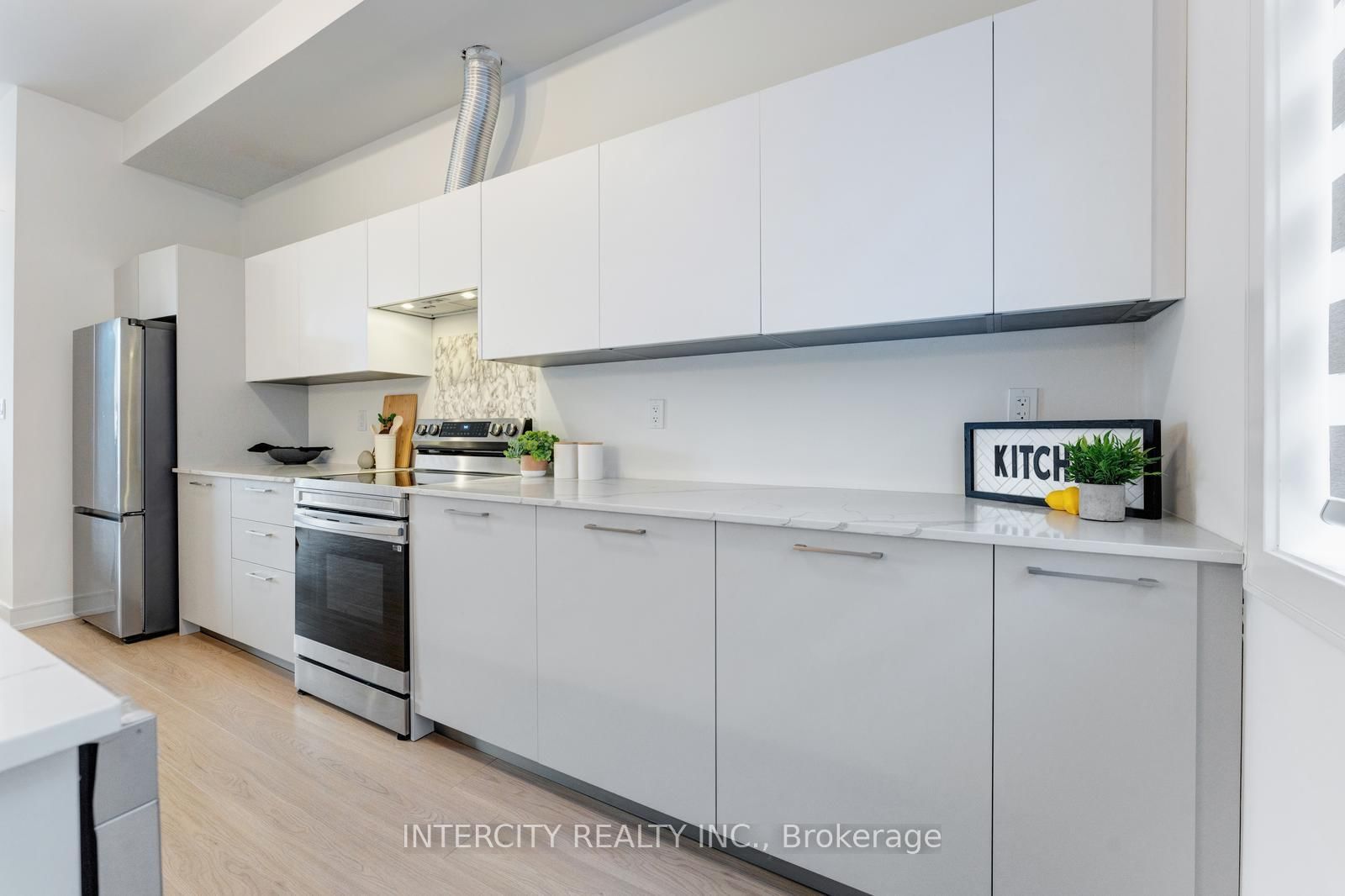 Townhouse for sale at 19 Desiree Place, Caledon, Ontario, L7E 4L2 - Bolton West - MLS: W12961840