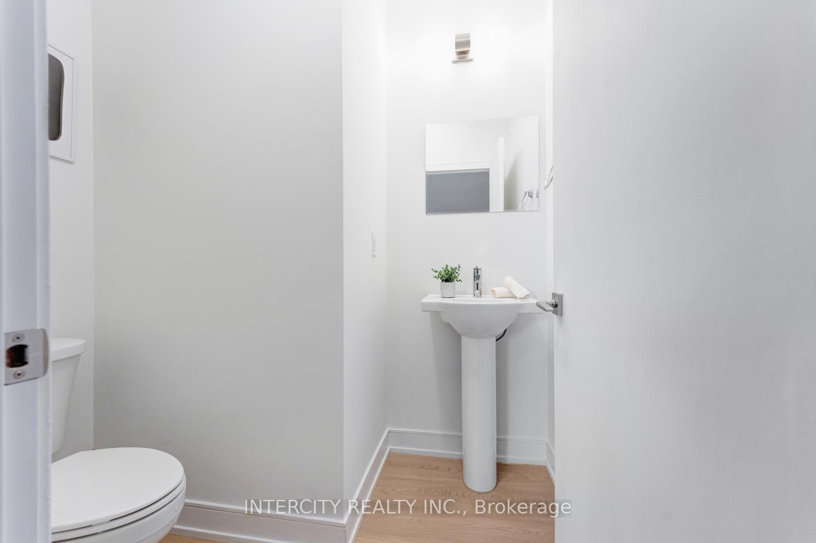 Townhouse for sale at 19 Desiree Place, Caledon, Ontario, L7E 4L2 - Bolton West - MLS: W12961840